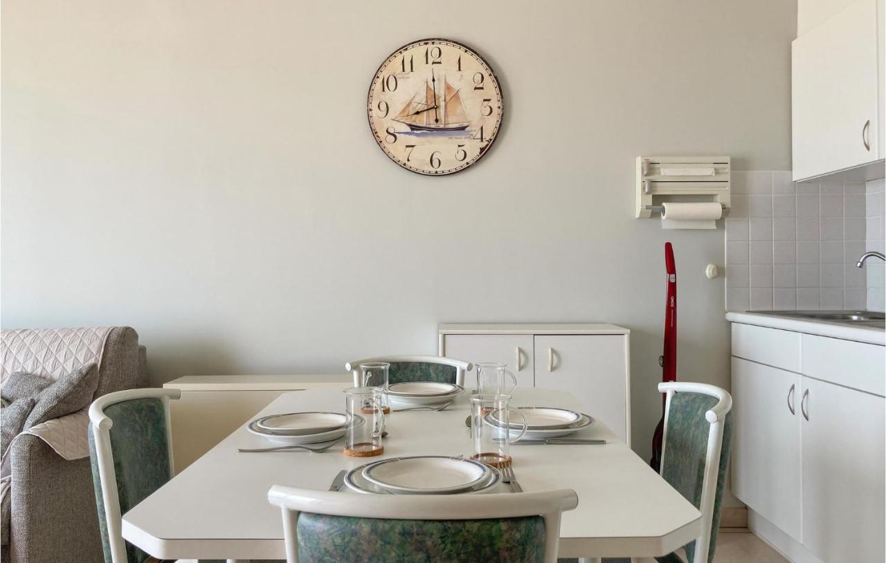 Nice Apartment In Oostende With Wifi Екстериор снимка