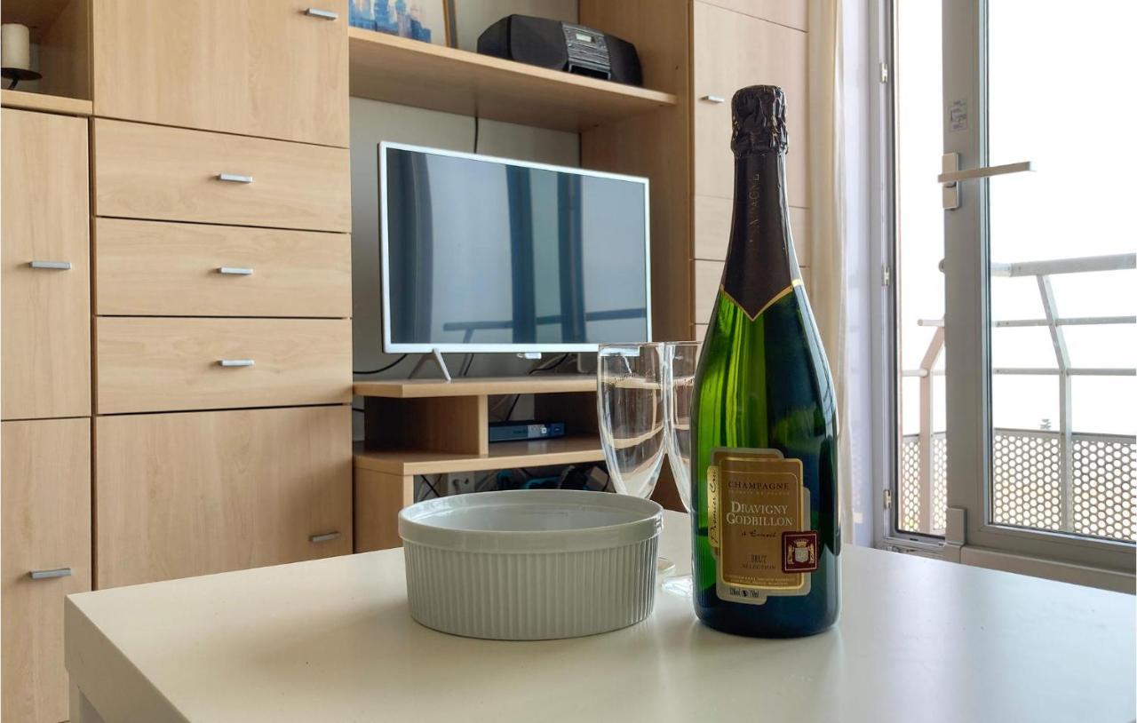 Nice Apartment In Oostende With Wifi Екстериор снимка